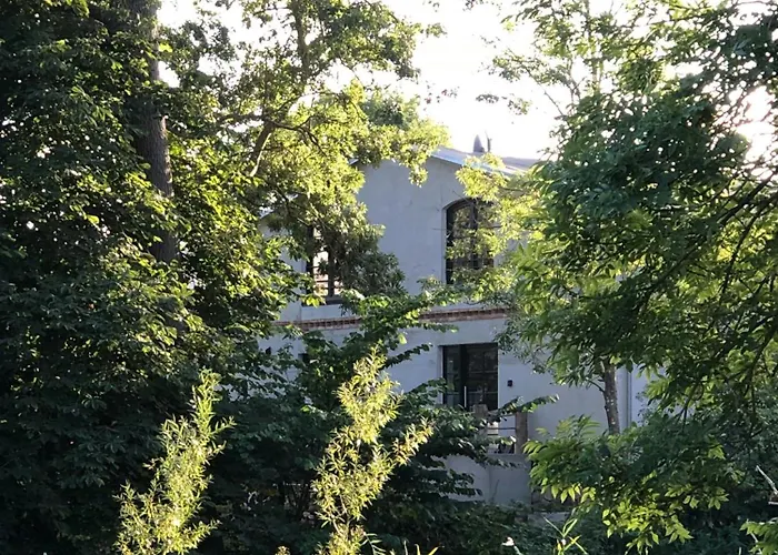 Idyllic By The Castle Pond In Gorow بيت للعطل Satow
